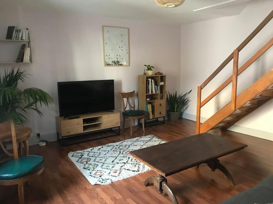 Charmant Appartement Au Calme Avec Parking Besancon Exterior photo